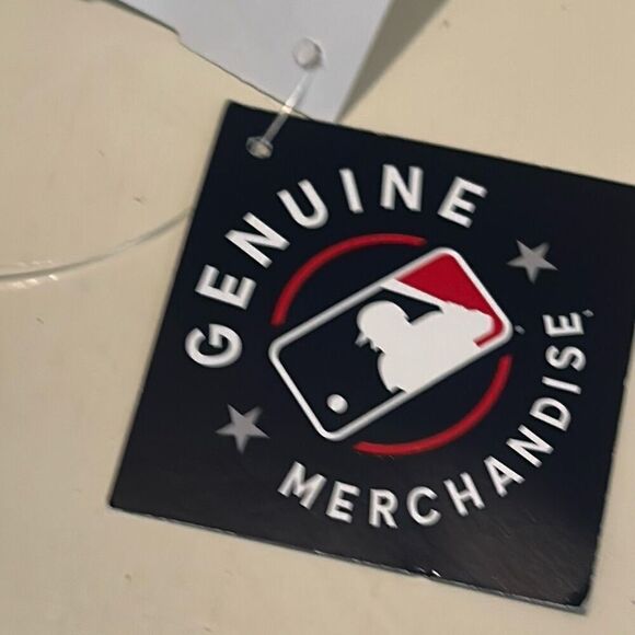 New York Yankees Women’s Size M Logo Tee Shirt Navy Blue Official MLB Merch NWT - Picture 8 of 8